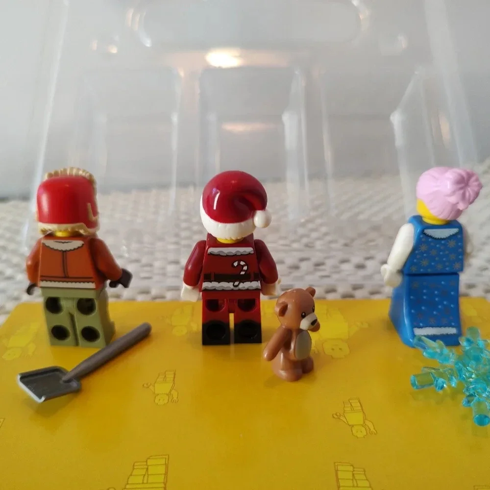 Lego BAM Minifigures Christmas Santa, Boy, Winter Lady - Picture 2 of 2